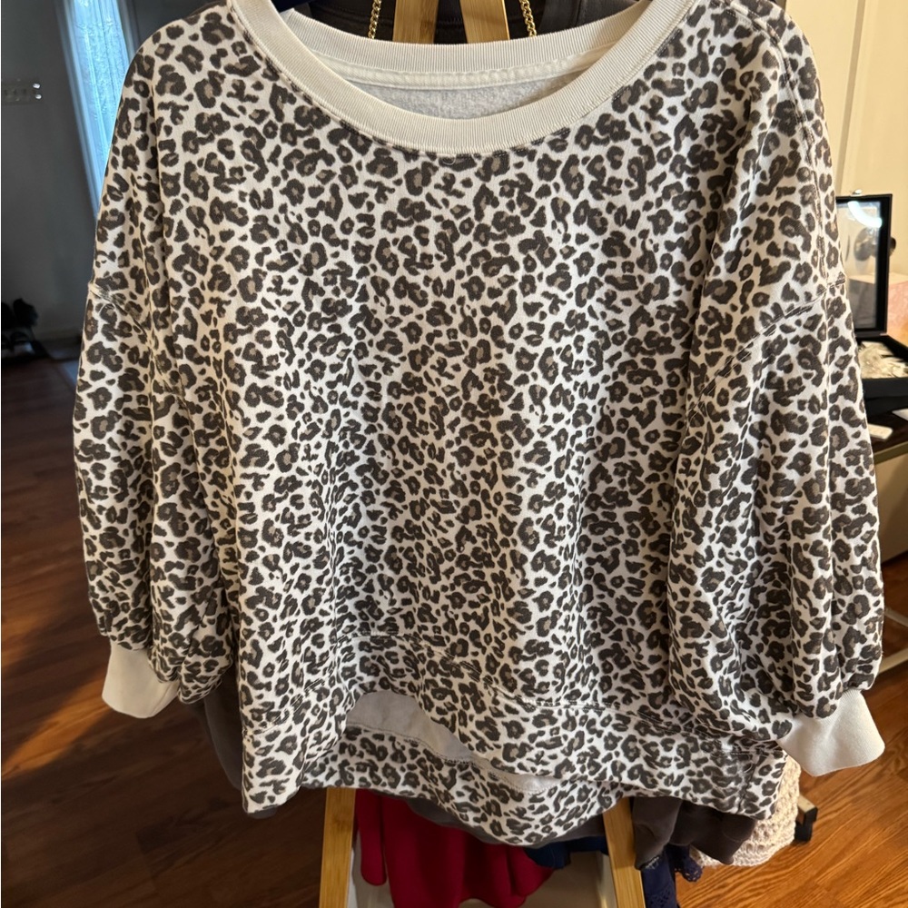 Abercrombie & Fitch Cream Fleece Sweatshirt